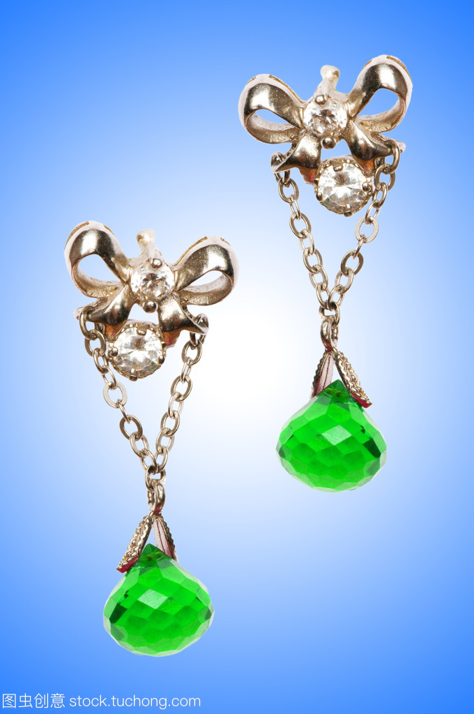珠寶首飾概念與漂亮耳環
